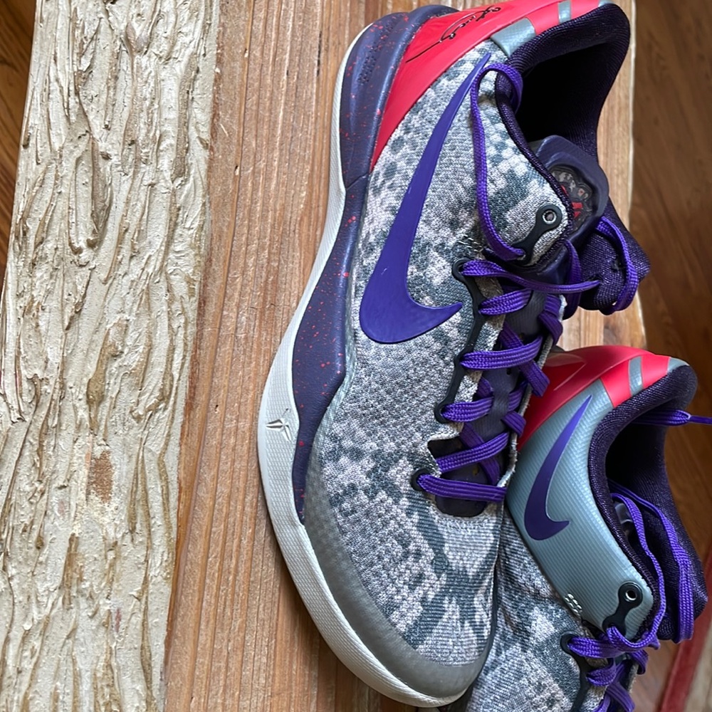 Kobe Bryant Rare Mamba print size 7.5 like new